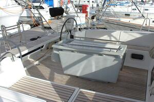 2015 Beneteau Oceanis 45 thumbnail 13