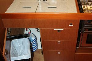 2015 Beneteau Oceanis 45 thumbnail 29