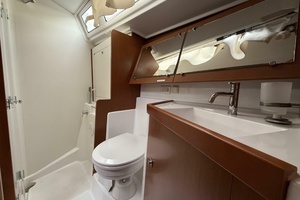 2015 Beneteau Oceanis 45 thumbnail 50