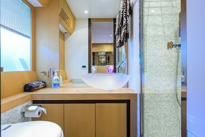 2009 Pershing 90 Express thumbnail 34