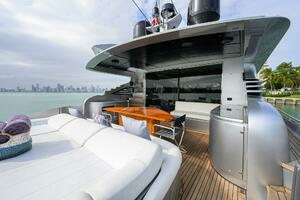 2009 Pershing 90 Express thumbnail 7