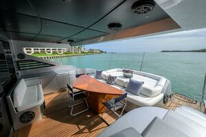 2009 Pershing 90 Express thumbnail 38