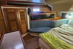 1995 Catalina 400 thumbnail 32