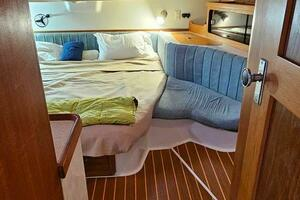 1995 Catalina 400 thumbnail 29