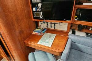 1995 Catalina 400 thumbnail 14