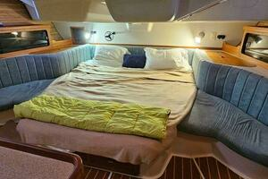 1995 Catalina 400 thumbnail 30
