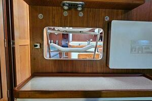 1995 Catalina 400 thumbnail 38