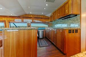 2007 Hatteras 64 Convertible thumbnail 15