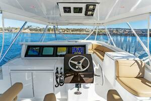 2007 Hatteras 64 Convertible thumbnail 5