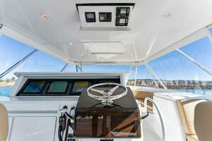 2007 Hatteras 64 Convertible thumbnail 44