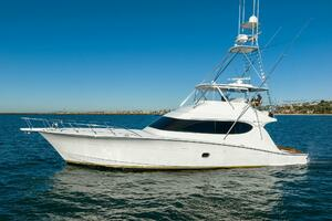2007 Hatteras 64 Convertible thumbnail 1