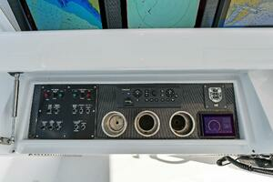 2007 Hatteras 64 Convertible thumbnail 40