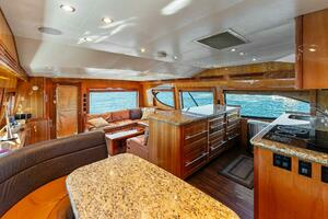 2007 Hatteras 64 Convertible thumbnail 12