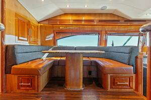 2007 Hatteras 64 Convertible thumbnail 13
