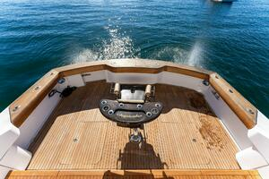 2007 Hatteras 64 Convertible thumbnail 47