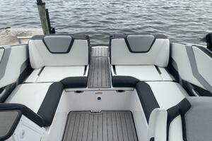 Photo 4100222 for 2022 Yamaha Boats 252SD  
