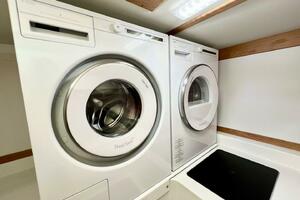 Photo 4914940 for 2027 Sabre 43 Salon Express  