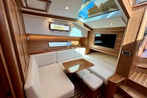 Photo 4914925 for 2027 Sabre 43 Salon Express  