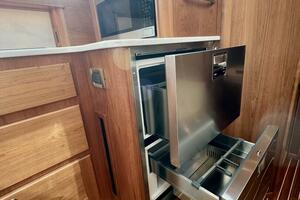 Photo 4914926 for 2027 Sabre 43 Salon Express  