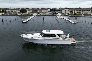 Photo 4691639 for 2027 Sabre 45 Salon Express  