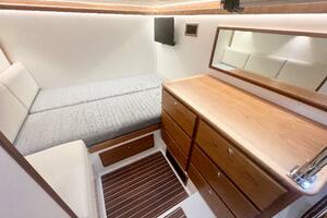 Photo 4958297 for 2025 Sabre 48 Salon Express  