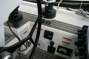 2019 Beneteau 51.1 thumbnail 12