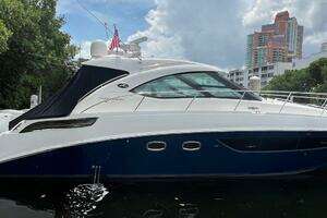  2014 Sea Ray  Yacht For Sale in Miami FL