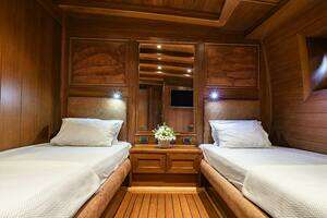 2013 East Yachting Custom thumbnail 105