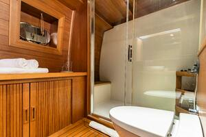 2013 East Yachting Custom thumbnail 50