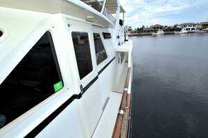 Brown 61ft Tollycraft Yacht For Sale