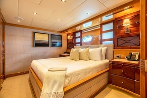 2011 Trinity Yachts Trinity 164 thumbnail 30
