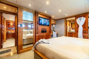 2011 Trinity Yachts Trinity 164 thumbnail 23