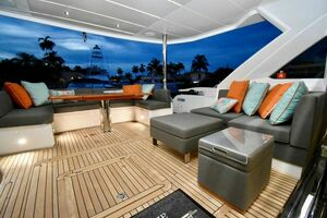 2018 Sunseeker Yacht thumbnail 3