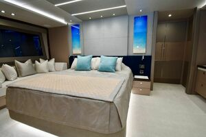 2018 Sunseeker Yacht thumbnail 12