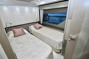2018 Sunseeker Yacht thumbnail 9