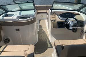 Photo 4121060 for 2017 Sea Ray 270 SDX Outboard  