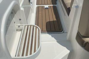 Photo 4121056 for 2017 Sea Ray 270 SDX Outboard  