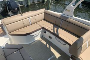 Photo 4121050 for 2017 Sea Ray 270 SDX Outboard  