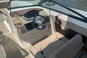 Photo 4121053 for 2017 Sea Ray 270 SDX Outboard  