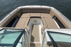 Photo 4121049 for 2017 Sea Ray 270 SDX Outboard  