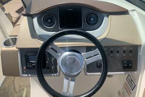 Photo 4121058 for 2017 Sea Ray 270 SDX Outboard  