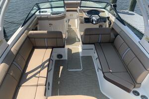 Photo 4121054 for 2017 Sea Ray 270 SDX Outboard  