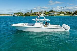 2019 Invincible 42 Open Fisherman thumbnail 34