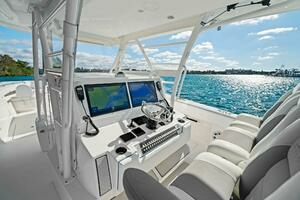 2019 Invincible 42 Open Fisherman thumbnail 11