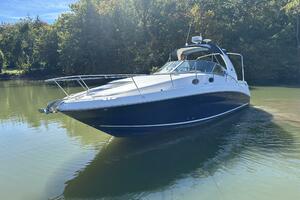 LUXE 32ft Sea Ray Yacht For Sale