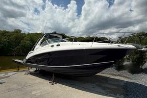 LUXE 32ft Sea Ray Yacht For Sale