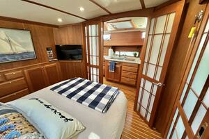 2017 Sabre 48 Salon Express thumbnail 38