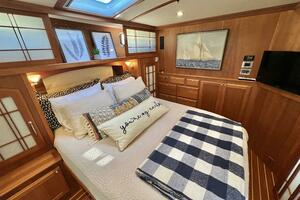 2017 Sabre 48 Salon Express thumbnail 35
