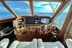 2017 Sabre 48 Salon Express thumbnail 19