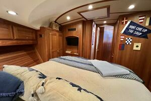 2017 Sabre 48 Salon Express thumbnail 30